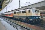 DB 111 019 schiebt ein RB aus Oberhausen Hbf am 24 Februar 1998.