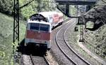 111 171-5 mit Dosto-Zug und einem n-Steuerwagen Bauart Karlsruhe auf der Geislinger Steige am 17.05.2002.