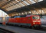 Die 120 146-6 f�hrt mit einem IC am 30.09.2012 in den Hbf K�ln ein.