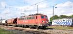 139 261-0 fährt in Amstetten an der ausgestellten Schwesterlok 139 260-4 am 11.09.2010 vorbei.