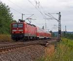 143 910-8 mit RB 27 (Rhein-Erft-Bahn), am 11.08.2011 f�hrt Richtung K�ln und M�nchengladbach, hier kurz nach dem Bahnhof Unkel.