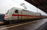 Die 146 564-0 (91 80 6146 564-0 D-DB) der DB Fernverkehr AG steht am 14 Februar 2024, mit dem IC 2039 nach Leipzig (Norddeich Mole – Bremen – Hannover – Leipzig), im Bahnhof Norddeich Mole zur Abfahrt bereit.

Die TRAXX P160 AC2 wurde 2013 von Bombardier Transportation GmbH in Kassel unter der Fabriknummer 35041 gebaut. Am 12.11.2015 wurde sie abgenommen.