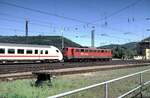 150 182-4 gibt IC Schubhilfe auf der Geislinger Steige am 17.05.2002.