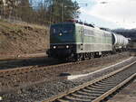 151 016-3 mit Kesselwagenzug in Geislingen Steige am 21.02.2020.