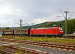   Die 185 093-2 (91 80 6185 093-2 D-DB) der DB Cargo AG fährt am19.06.2020, mit einem gedecktem Güterzug (Schiebewandwagen der Ganttung Hbbillns), durch Betzdorf (Sieg) in Richtung Siegen.