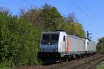 Ex-NS Reizigers 186 019 durchfahrt mit ein 2.Exemplar am 24 April 2026 Kaarst-Broicherseite und wird vom offenbarer Stelle fotografiert.