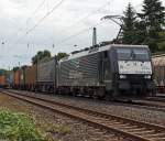 E 189 290 (ES 64 F4 - 290) der ERS Railways mit einem Containerzug f�hrt am 11.08.2011, auf der rechten Rheinstrecke, bei Unkel in Richtung Norden.