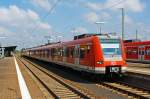  Die ET 423 332-6 / 423 832-5 gekuppelt mit 423 453-0 / 423 953-9 der DB Regio Hessen / S-Bahn Rhein-Main stehen am 27.08.2014 als S6 (Friedberg - Bad Vilbel - Frankfurt Hbf (tief) - Frankfurt
