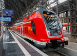   Eigentlich hatten wir in Frankfurt am Main Hbf nur 12 Minuten Umsteigezeit, aber der ICE 593 von Berlin nach M�nchen hatte �ber 60 Minuten Versp�tung (er f�hrt teilweise �ber die neue