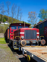   Die EFO 104, ex Industrielok Bayer 104 (der Bayer AG, Leverkusen), eine Jung-Doppellok (Umbau aus meterspurigen Werksloks 5+6), am 05.05.2016 im Eisenbahnmuseum Dieringhausen, leider etwas verdeckt.