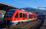 Der Alstom Coradia LINT 41 - Dieseltriebwagen 648 702 / 202 der DreiL�nderBahn als RB 95 (Dillenburg-Siegen-Au/Sieg), f�hrt am 12.01.2013 von Betzdorf/Sieg weiter in Richtung Au/Sieg.