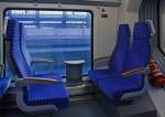 In einer  Hamsterbacke“ - Innenansicht (Vierersitz) im Bombardier Talent 2, hier in 442 260 als RE 9 - Rhein-Sieg-Express (Aachen-K�ln-Siegen) am 30.09.2012 in K�ln Hbf.