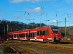Sonntags wird nur mit einer Garnitur gefahren:  Der 442 762 / 262 ein vierteiliger Bombardier Talent 2 als RE 9 - Rhein-Sieg-Express (Aachen - K�ln - Siegen) am 13.01.2013 kurz vor der Einfahrt in den
