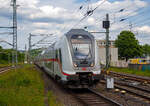 Steuerwagen voraus f�hrt der IC2 (Garnitur IC 4887) am 04.06.2022, als IC 2228 / RE 34 (Frankfurt(Main)Hbf - Siegen Hbf - M�nster(Westf)Hbf), p�nktlich in den Hauptbahnhof Siegen ein.