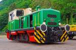 Die 1.000 mm Diesellok D1 der Brohltalbahn f�hrt, nun nach getaner Arbeit, am 19.05.2013 in den Lokschuppen in Brohl.