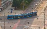   Triebzug 902 der CVAG (Chemnitzer Verkehrs-AG)  als Linie 2, ein Adtranz Variobahn 6NGT-LDZ Zweirichtungs-Niederflurtreibwagen, am 25.08.2013 in Chemnitz, aufgenommen aus unserem Hotelfenster.