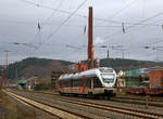   Der ET 22 2108   150 Jahre Ruhr-Sieg-Strecke   (94 80 0826 107-5 D-ABRN / 94 80 0426 107-9 D-ABRN) der Abellio Rail NRW GmbH, ex ET 22008, ein kurzer 2-teiliger Stadler FLIRT (BR 0426.1) fährt