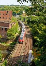442 260 und weiterer 442er (zwei gekuppelte 4-teilige Talent 2) als RE 9 (rsx - Rhein-Sieg-Express)  Siegen - K�ln - Aachen f�hrt in Richtung K�ln, hier am 19.08.2012 auf der Siegbr�cke kurz vor dem