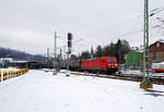 Die 185 287-9  (91 80 6185 283-9 D-DB) fährt am 08.03.2023, mit einem Kesselwagenzug (Ladegut laut Gefahrgutkennzeichnung nicht genau genannte Erdöldestillate bzw.