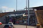 Der Nordeingang zum ICE-Bahnhof Montabaur an der Schnellfahrstrecke K�ln–Rhein/Main (KBS 472 bei Streckenkilometer 89) am 07.04.2013.