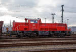   Die Voith Gravita 10 BB, 261 039-2 der DB Cargo am 01.12.2017 beim Bahnhof Montabaur.
