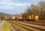   Die Lok 41 (98 80 0272 008-0 D-KSW), eine MaK DE 1002, der Kreisbahn Siegen-Wittgenstein (KSW) fährt am 10.03.2016 mit ihrem Übergabegüterzug von Herdorf in Richtung Betzdorf/sieg