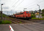 Die an die DB Cargo AG vermietete Railpool 151 002-3 (91 80 6151 002-3 D- Rpool) f�hrt mit einem gemischten G�terzug am 11.05.2023 durch Niederschelden (hier beim B� 343 – km 112,183 der