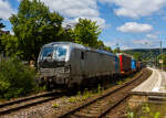 Die an die TX Logistik AG, Troisdorf (zur Mercitalia Group geh�rend) vermietete SIEMENS Vectron AC 6193 154-2 (91 80 6193 154-2 D-Rpool) der Railpool GmbH (M�nchen) f�hrt am 09 Juli 2026 mit einem KLV-Zug durch Kirchen/Sieg in Richtung K�ln.

Die Vectron Wechselstromlok (AC 15 kV 16,7 Hz und AC 25 kV 50 Hz) SIEMENS Vectron AC wurde 2023 von Siemens Mobilitiy in M�nchen-Allach unter der Fabriknummer 23499 gebaut. Sie wurde in der Vectron Variante AC B18 ausgef�hrt und hat so die Zulassung f�r Deutschland, �sterreich, Schweden, Norwegen und D�nemark (D / A / S / N und DK). 

So besitzt die Variante AC B18 folgende Zugsicherungssysteme:
ETCS BaseLine 3, sowie f�r Deutschland (PZB90 / LZB80 (CIR-ELKE I)), f�r �sterreich (ETCS Level 1 mit Euroloop, ETCS Level 2, PZB90 / LZB80), 
f�r Schweden und Norwegen (ATC-2 (L10000)) und f�r D�nemark ZUB 123.
