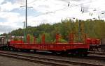 Schwerlastwagen (Drehgestellflachwagen mit sechs Rads�tzen, mit Rungen, Stirnwandklappen und klappbaren Ladeschwellen, jedoch ohne Seitenwandklappen) Samms 489 (31 80 4852 769-7) der DB Schenker Rail,