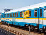   BRmz alex treff-Wagen D-VBG 56 80 85-95 152-9 der Vogtlandbahn GmbH (ex Regental), eingereiht im ALX 84110  (alex) München Hbf - Hof Hbf, am 01.07.2015 beim Halt im Bahnhof Marktredwitz.