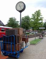 Selfkantbahn: Bahnsteigszene im Bahnhof Schierwaldenrath.