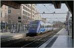 Die seit einiger Zeit aus Rum�nien bekannten und bei BB.de gezeigten Dieseltriebwagen 9 725 Baureihe 72 verkehren auch in ihrem Ursprungsland Frankreich noch vereinzelt, wobei mir der zweiteilige, sehr gepflegte SNCF  Zou!  X72691 Marseille St-Charles besonders gut gefiel. 21. M�rz 2025