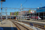 Etwas verdeckt.....
Der TGV Lyria Triebzug 4727 (ein TGV Euroduplex 2N2) am 11.07.2022 im Bahnhof SNCF, dem elsässischen Bahnhof, der dem Bahnhof SBB angegliedert ist.
