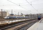   Der SNCF TGV Réseau  Rame 4518, ein TGV 38000 tricourant, fährt am 25.03.2015 in den Bahnhof Marseille Saint-Charles ein.