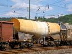 4-achsiger Drehgestell-Kesselwagen f�r Kreideschlamm (Slurry), auch Slurry-Waggon genannt, der Gattung Zacns, 33 RIV 80 D-ATRR 7841 732-0, der franz�sischen Vermietungsfirma ATIR-RAIL S.A.
