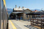 Der Bahnhof Bruneck / Brunico an der Pustertalbahn (im Osten Südtirols) am 27.03.2022.