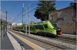 Der FS Trenitalia Coradia Stream Pop ETR 104 278 ist als Regionalzug 12978 unterwegs von Catania nach Messina hat Letojanni erreicht, wo die Kreuzung mit einem Gegenzug abgewartet werden muss.

11. M�rz 2026