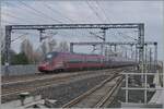 Der .italo ntv ETR 575 014 verlässt nach einem kurzen Halt den Bahnhof von Reggio Emilia AV Richtung Süden.

14. März 2023