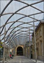 Ein Bogen im Hauptgeb�ude des Bahnhofs von Luxemburg Stadt wurde ge�ffnet, um einen direkten Zugang zu der neuen Halle zu erm�glichen.