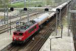 Am Valentinstag 14 februar 2014 durchfahrt 1602 mit ein Gaskesselwagenzug Breda (NL).
