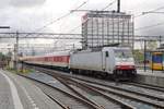 Mit ein soeben bereitgestellter CNL nach Basel und München treft am 24 April 2016 186 238 in Amsterdam Centraal ein.