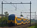  NS Triebzug 7542 f�hrt nahe Etten-Leur aus Breda kommend in Richtung Roosendaal an mir vorbei.