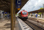 Der Taurus II �BB 1116 139 (A-�BB 91 81 1116 139-7) rauscht am 11.09.2022 mit  einem EC durch den Bahnhof Prien am Chiemsee in Richtung Salzburg.