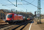Die �BB 1116 136 (91 81 1116 136-3 A-�BB) f�hrt am 02.03.2023 mit einem KLV-Zug durch Betzdorf (Sieg) in Richtung Siegen.