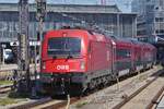 �BB Lok 1216 013 wird in K�rze mit dem Railjet, den Hbf. von M�nchen in Richtung Wien verlassen. 10.05.2025