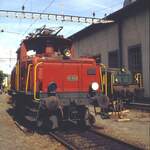 SBB Ee 3/4 Nr.16 302 und im Hintergrundsteht eine Ce 6/8 in Erstfeld am 11.09.1980.