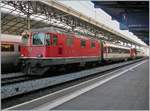 Die SBB Re 4/4 II 11115 auf Probefahrt, die dem neuen Tm 234 dienen, beim Halt in Lausanne.