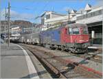 Die SBB Re 6/6 11622 (Re 620 022-4)  Suhr  wartet mit ihrem Güterzug in Lausanne auf die Weiterfahrt. 

11. Nov. 2024