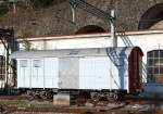 Gedeckter 4-achsige G�terwagen Gak 672 der BC (ex GFM, ex tpf), hier in einer Zwischenlakierung abgestellt am 26.02.2012 in Vevey, heute macht Werbung f�r die Mueumsbahn Blonay - Chamby.