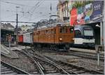 50 Jahre Blonay Chamby - Bündnertag im Saaneland: Die Bernina Bahn Ge 4/4 81 verlässt mit ihrem Extrazug nach Gstaad Montreux.